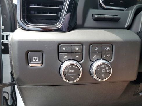 New 2026 GMC Sierra 2500 AT4 w/ AT4 Premium Plus Package AWD/4WD image 31