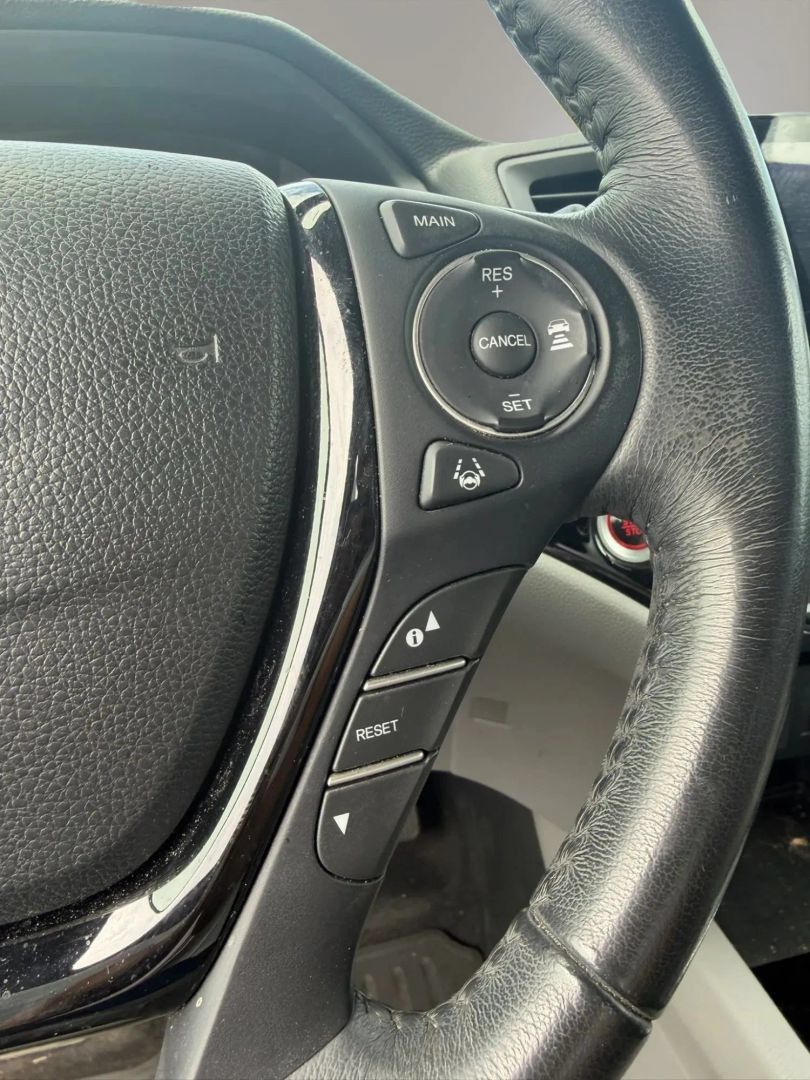 Used 2017 Honda Pilot Touring image 25