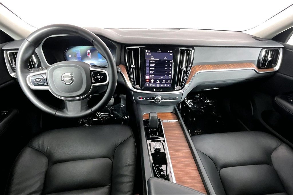 Used 2025 Volvo V60 B5 Cross Country Plus AWD/4WD image 15