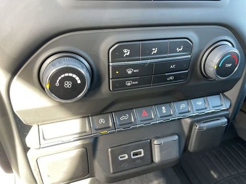 Used 2021 Chevrolet Silverado 1500 Custom image 18