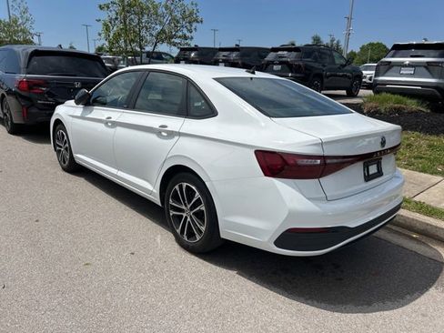 Used 2025 Volkswagen Jetta Sport FWD image 4