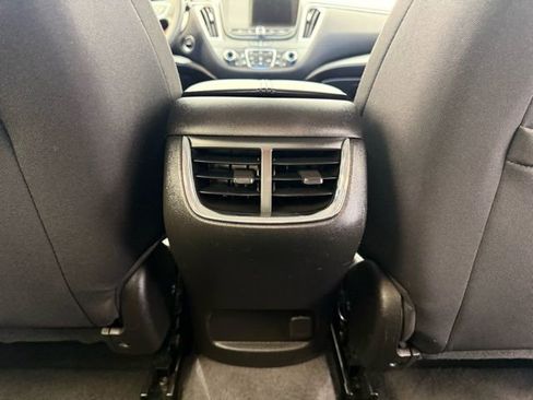 Used 2024 Chevrolet Malibu LT image 25