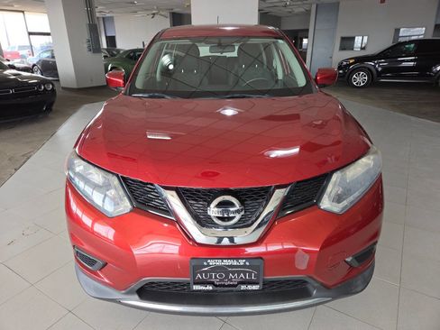Used 2016 Nissan Rogue S image 2