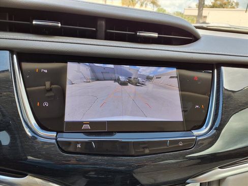 Certified 2023 Cadillac XT6 Premium Luxury FWD image 26