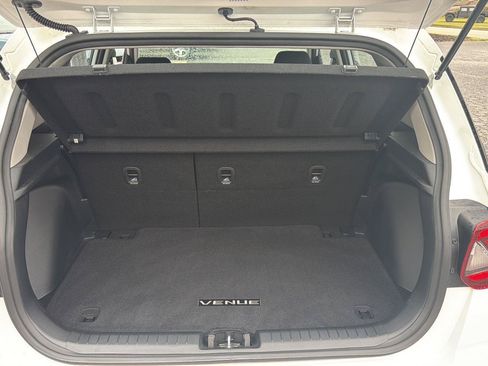 Used 2021 Hyundai Venue SEL w/ Premium Package FWD image 12