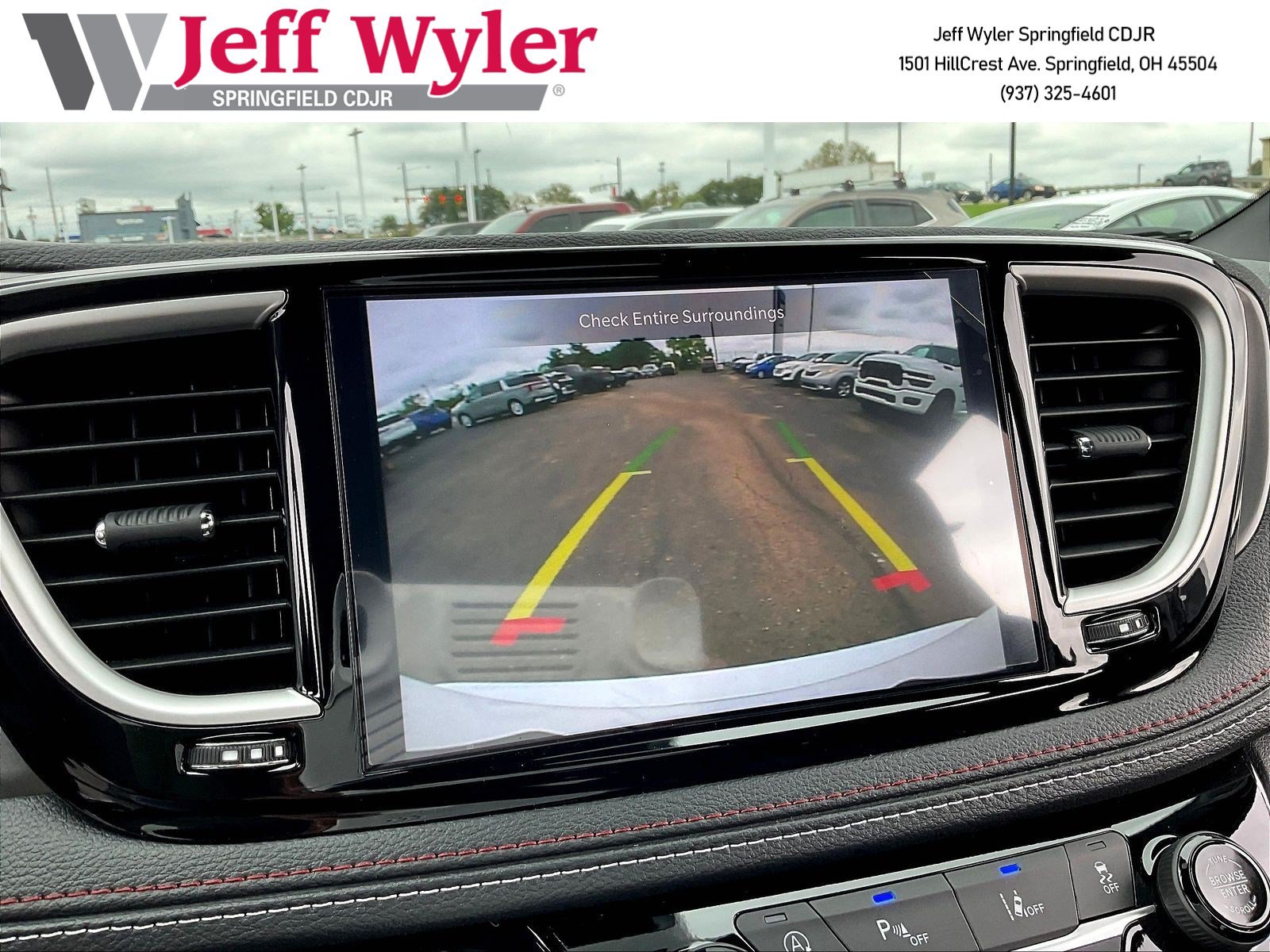New 2027 Chrysler Pacifica Select FWD image 24