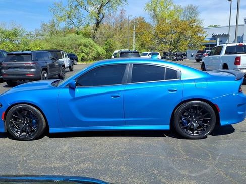 Certified 2019 Dodge Charger Scat Pack w/ Dynamics Package RWD image 4