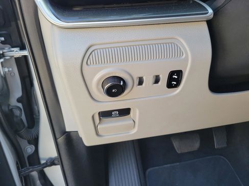 Used 2022 Jeep Wagoneer Series I w/ Convenience Group I AWD/4WD image 25