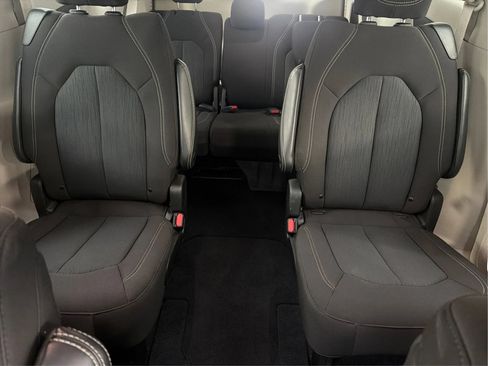 Used 2023 Chrysler Voyager LX FWD image 20