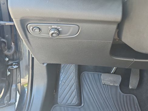 Used 2021 Buick Envision Preferred FWD image 21