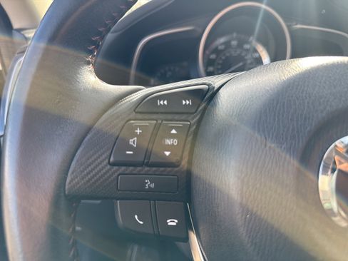 Used 2016 MAZDA MAZDA3 i Touring image 15