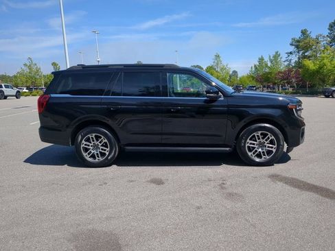 Certified 2025 Ford Expedition Active RWD image 3