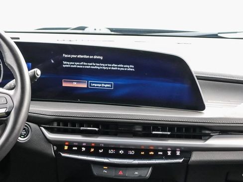 Used 2024 Cadillac XT4 Premium Luxury AWD/4WD image 17