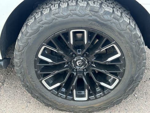 Used 2023 Ford Expedition Max Limited AWD/4WD image 8