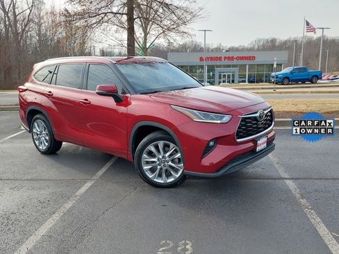 Used 2022 Toyota Highlander Limited image 2