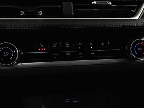 Used 2025 Chevrolet Equinox LT image 22