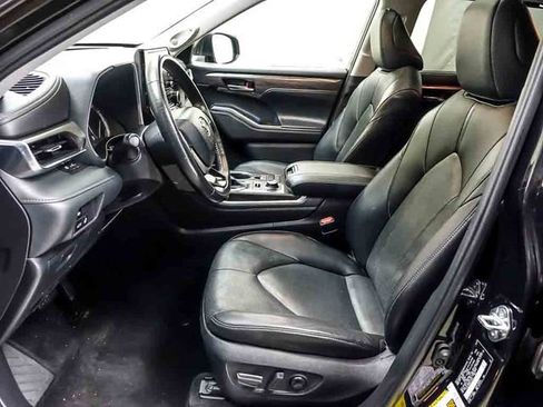 Used 2022 Toyota Highlander Limited AWD/4WD image 8