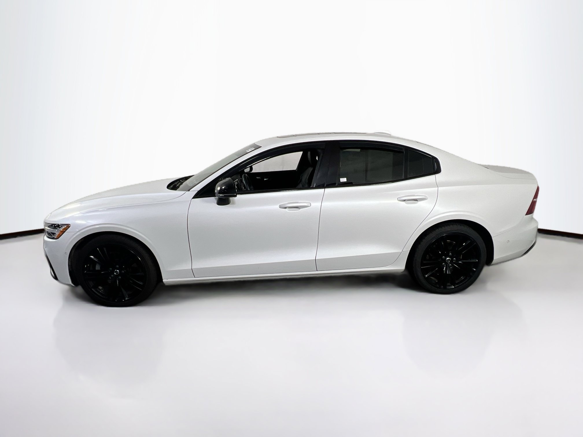 Used 2023 Volvo S60 B5 Plus w/ Climate Package AWD/4WD image 8