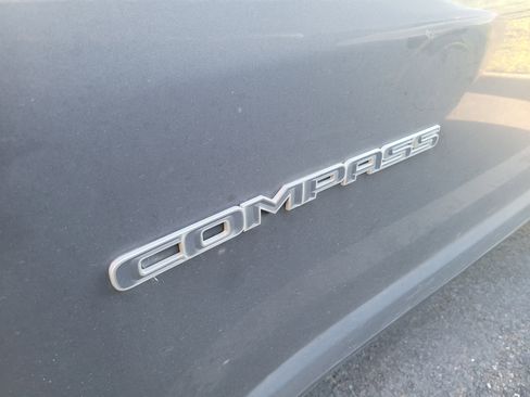Used 2018 Jeep Compass Limited w/ Navigation Group AWD/4WD image 9