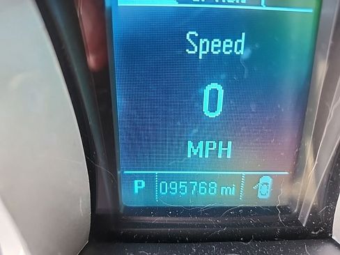Used 2017 Chevrolet Equinox LS FWD image 2
