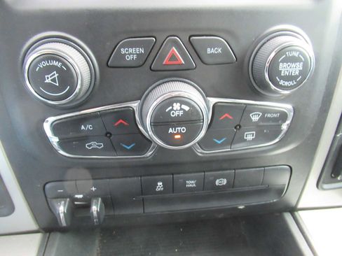 Used 2018 RAM 3500 Big Horn image 38