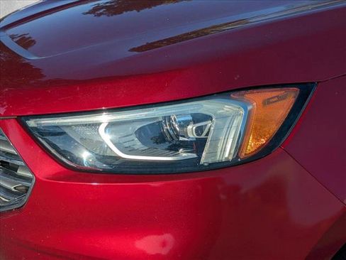 Used 2019 Ford Edge Titanium w/ Cold Weather Package image 8