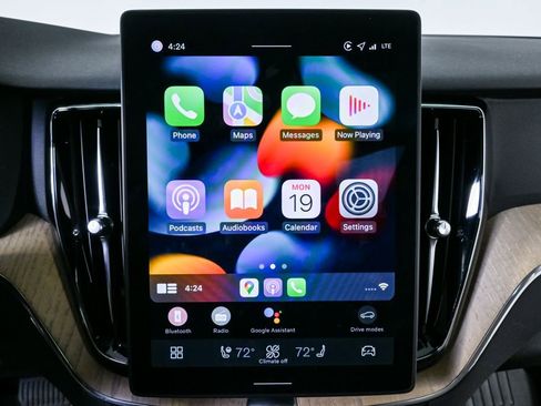 Used 2026 Volvo XC60 B5 Plus w/ Protection Package Premier image 17