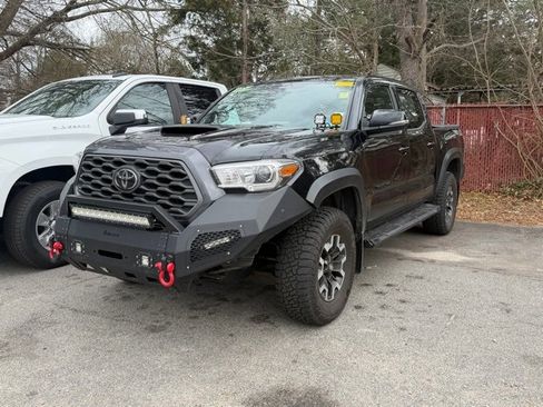 Used 2020 Toyota Tacoma TRD Off-Road w/ Technology Package image 1