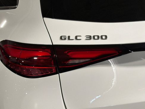 New 2026 Mercedes-Benz GLC 300 image 27