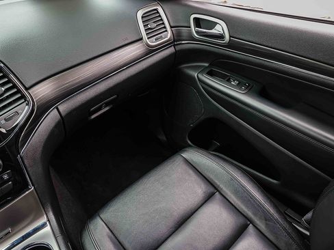 Used 2022 Jeep Grand Cherokee Limited image 17