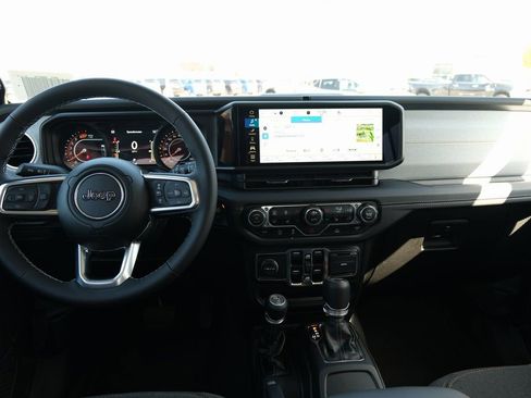 New 2025 Jeep Wrangler Unlimited Sahara AWD/4WD image 6