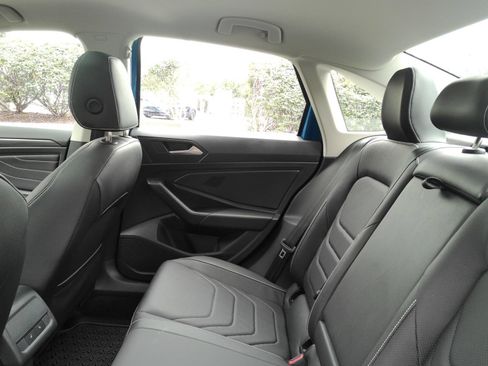 Used 2024 Volkswagen Jetta SEL FWD image 12