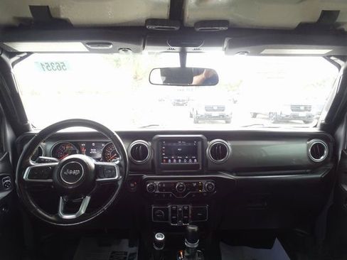 Used 2020 Jeep Wrangler Unlimited Sahara image 11