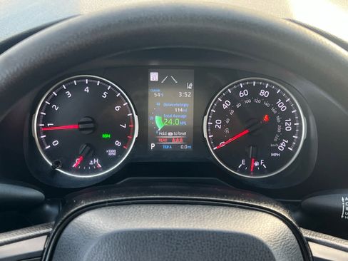 Used 2022 Toyota RAV4 LE image 22