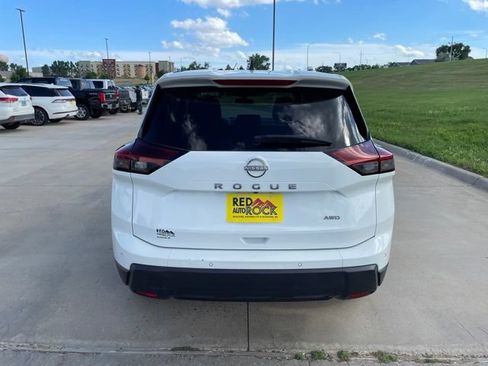 Used 2024 Nissan Rogue S AWD/4WD image 5