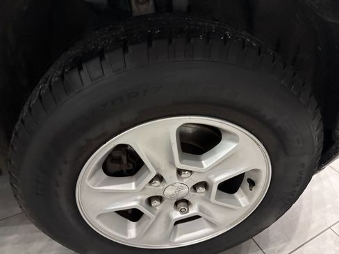 Used 2016 Jeep Grand Cherokee Laredo w/ Quick Order Package 23E image 32