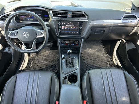 Used 2024 Volkswagen Tiguan SE FWD image 14