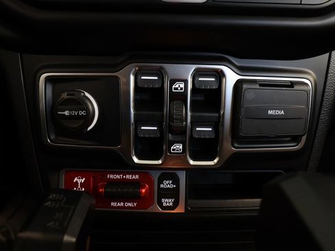 Used 2021 Jeep Gladiator Rubicon AWD/4WD image 43