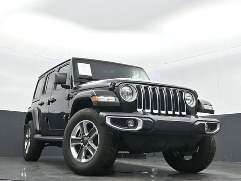 Certified 2022 Jeep Wrangler Unlimited Sahara AWD/4WD image 30