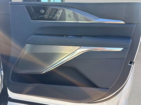 New 2025 Cadillac Escalade IQ Luxury 2 AWD/4WD image 17