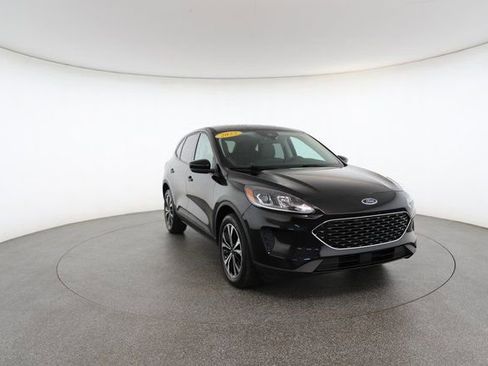 Used 2022 Ford Escape SE w/ SE Sport Appearance Package image 28