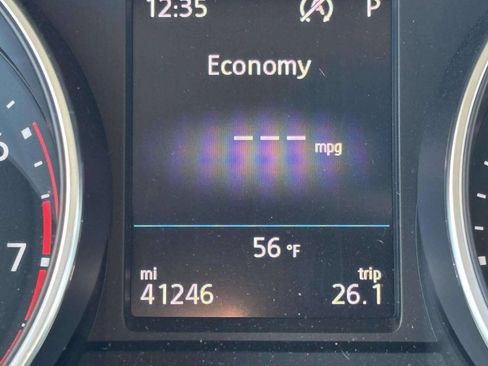 Used 2019 Volkswagen Tiguan SE w/ Panoramic Sunroof Package image 31