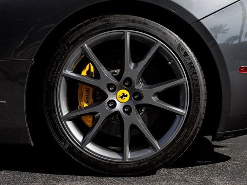 Used 2010 Ferrari California image 12