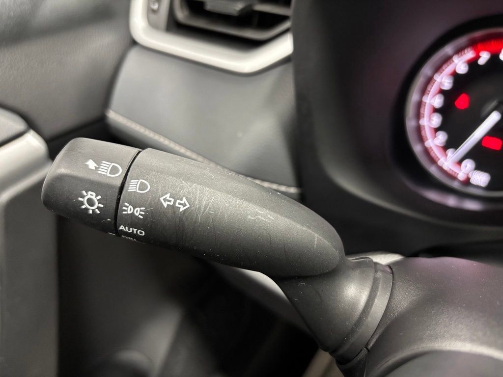 Used 2025 Toyota RAV4 XLE AWD/4WD image 21