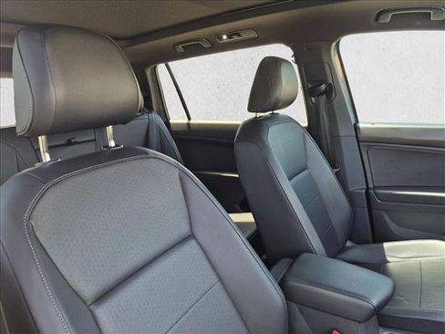 Used 2018 Volkswagen Tiguan SEL w/ R-Line Package FWD image 16