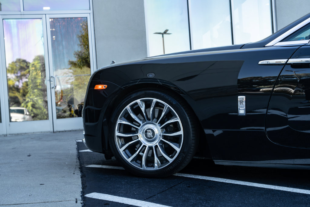 Used 2018 Rolls-Royce Dawn RWD image 19
