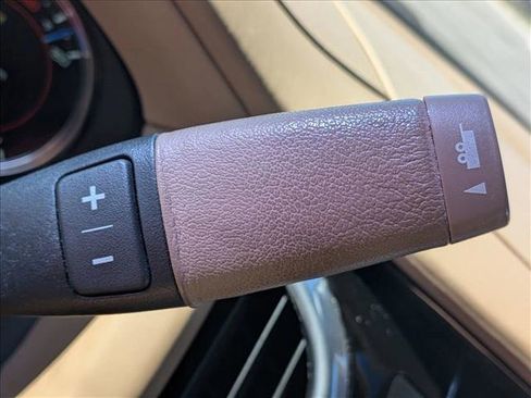 Used 2018 Cadillac Escalade Platinum image 12