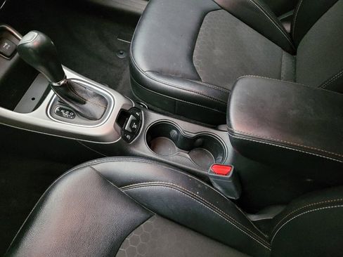 Used 2018 Jeep Compass Latitude w/ Popular Equipment Group FWD image 26