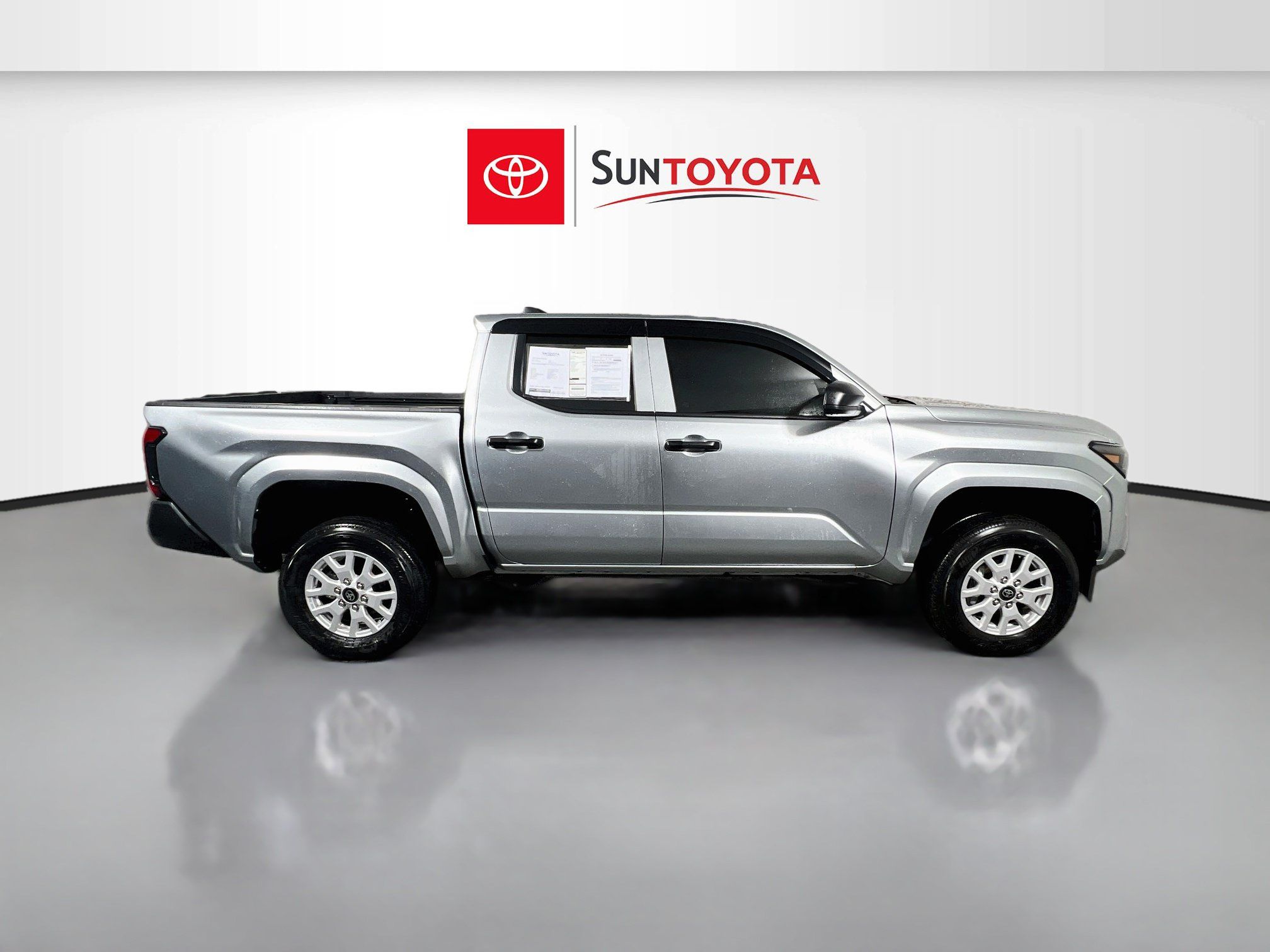 Used 2024 Toyota Tacoma SR AWD/4WD image 2