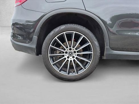Used 2021 Mercedes-Benz GLC 300 image 9